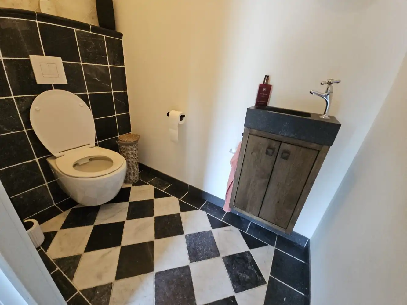Karaktervolle halfopen woning met authentieke uitstraling foto 12