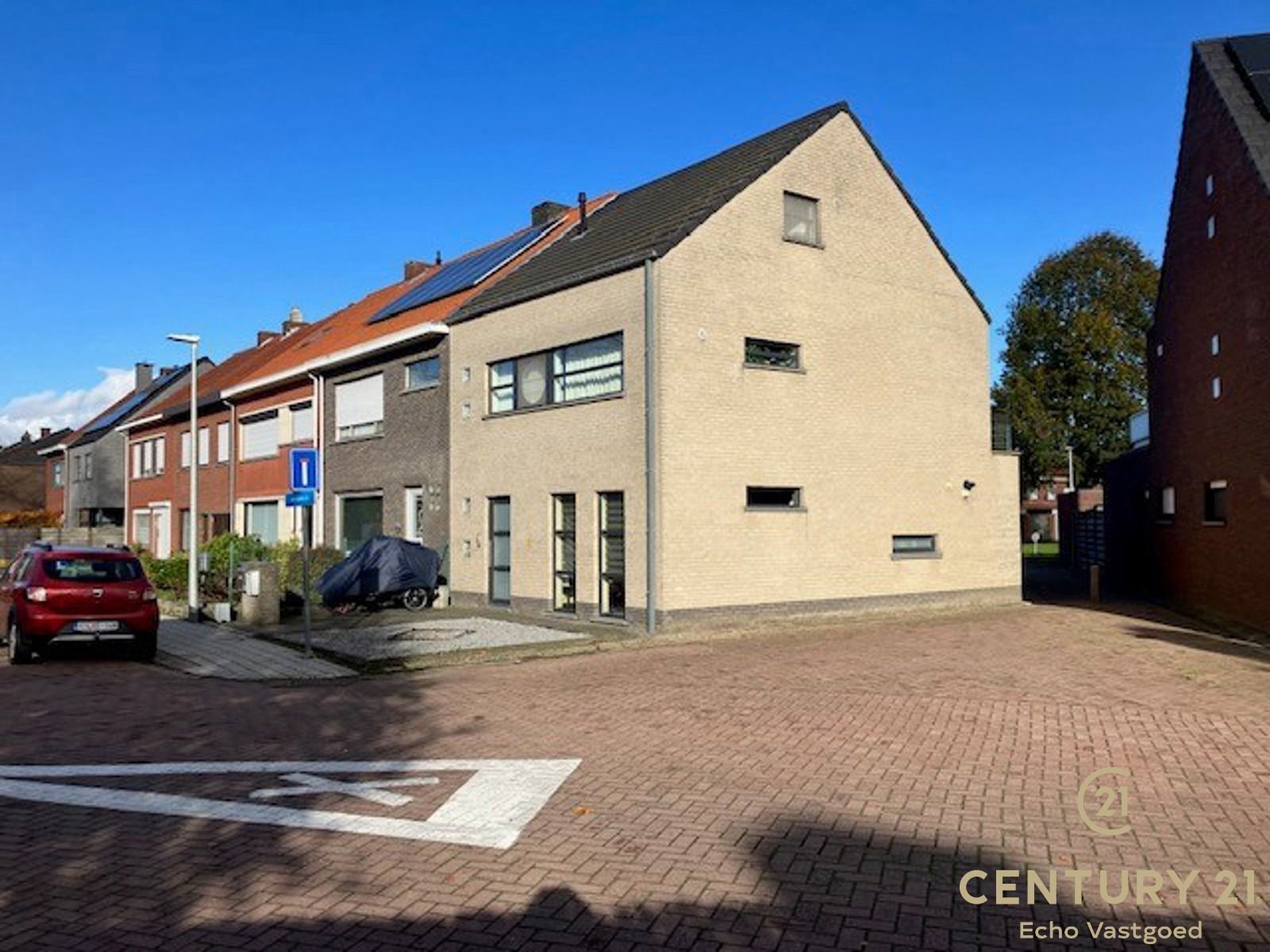 Rustig gelegen Gelijkvloers Appartement met terras foto {{pictureIndex}}