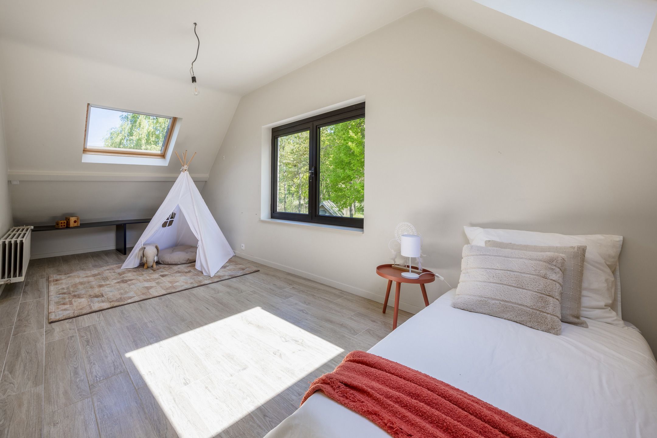 Charmante woning omringd door ca 6000m² aan prachtige natuur foto 12