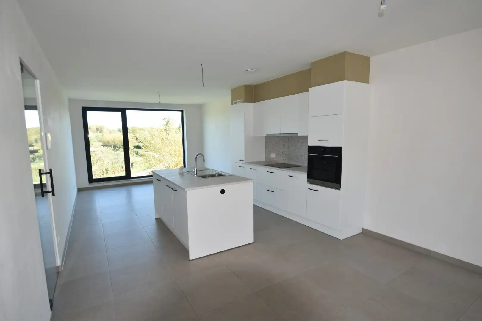 Modern ingericht appartement aan rand van centrum foto 5