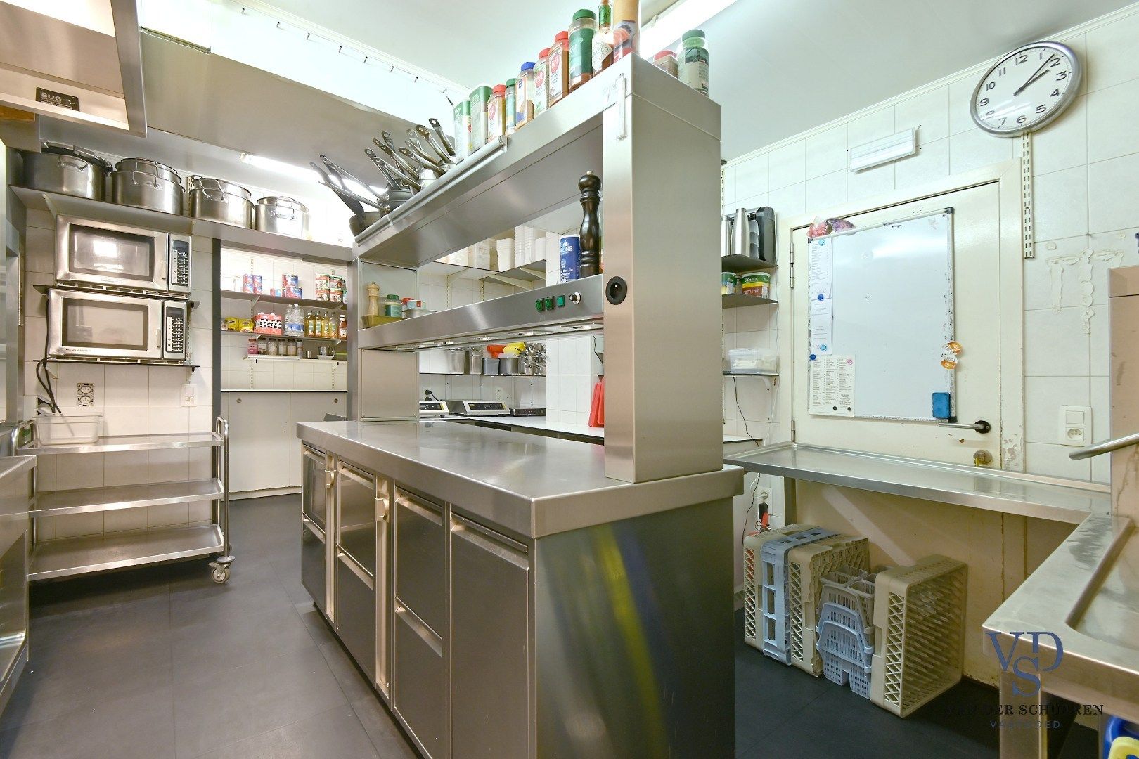 Handelspand (>300 m²) en 2 appartementen. foto 14