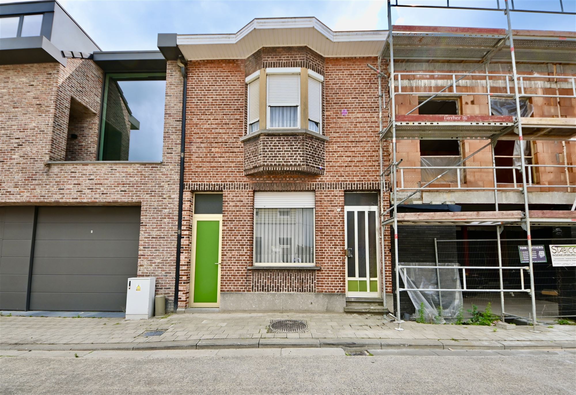 Hoofdfoto van de publicatie: Te renoveren woning met 2 (mogelijk 3) slaapkamers en tuin.