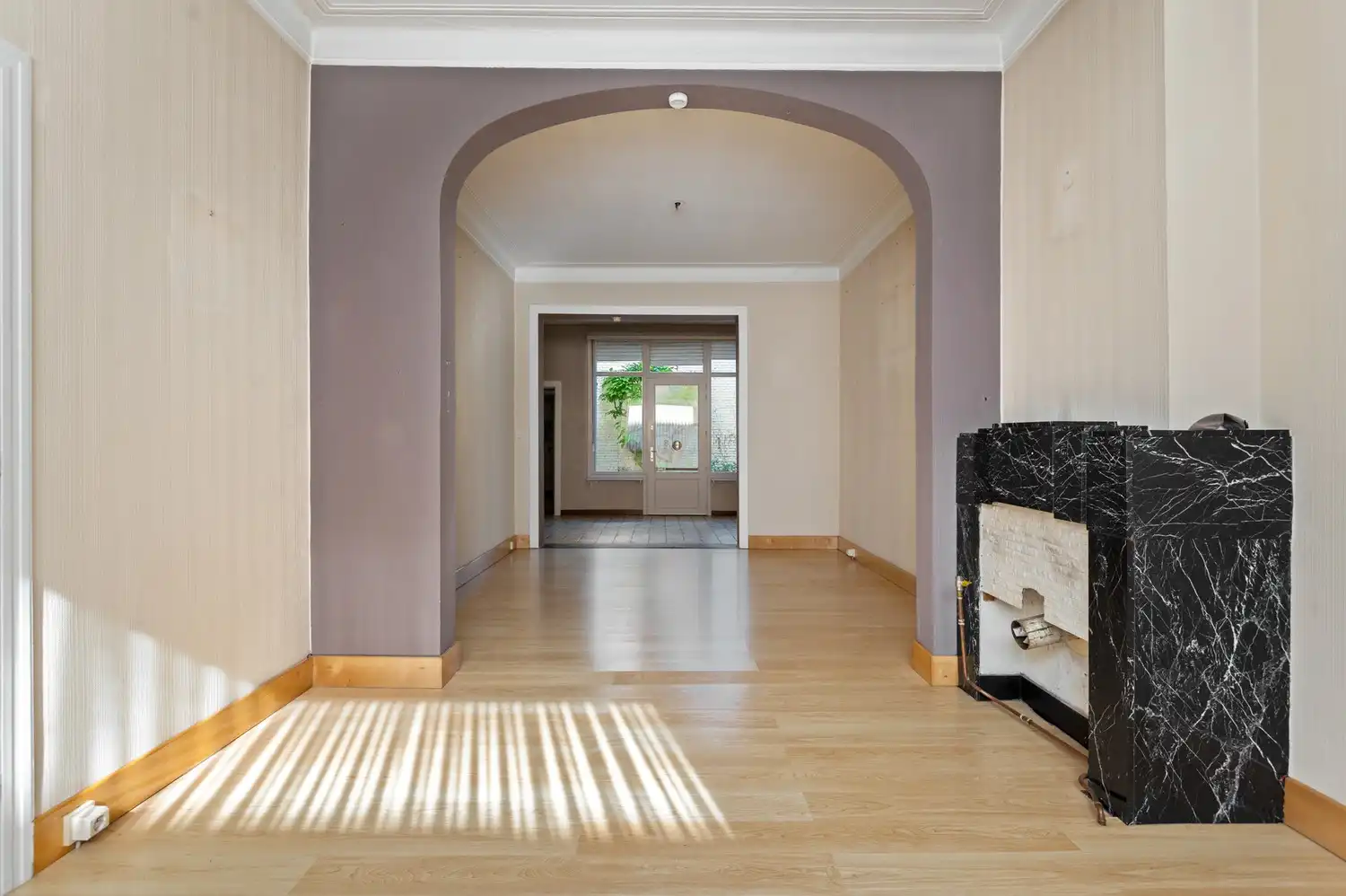 Te renoveren woning met 3 slaapkamers op toplocatie nabij centrum en station van Lier! foto 3