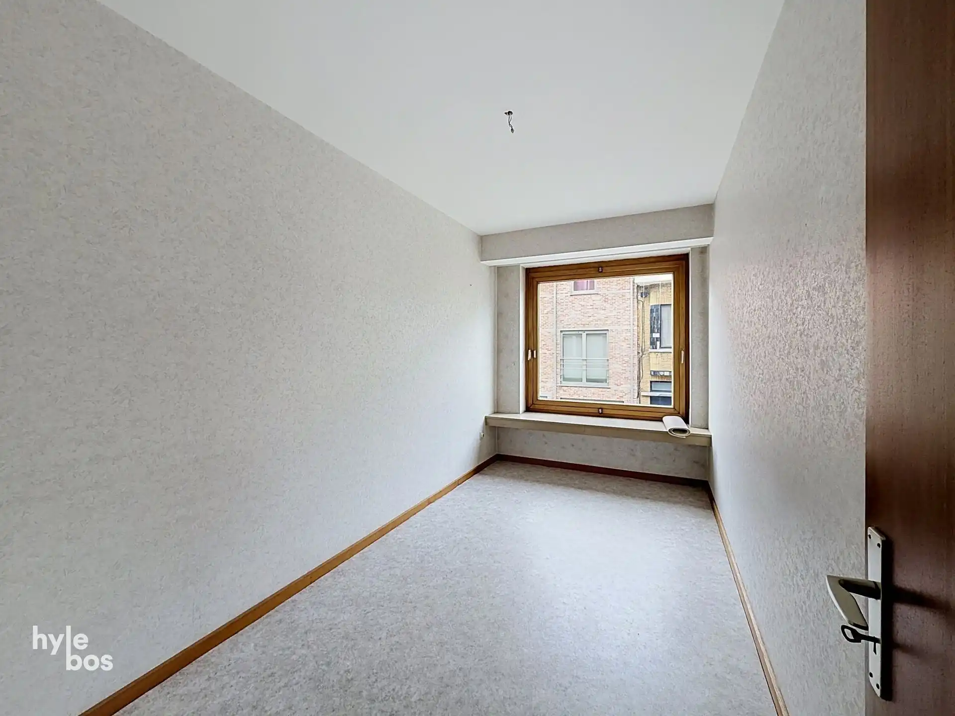 Centraal gelegen, instapklaar twee slaapkamer appartement foto 12