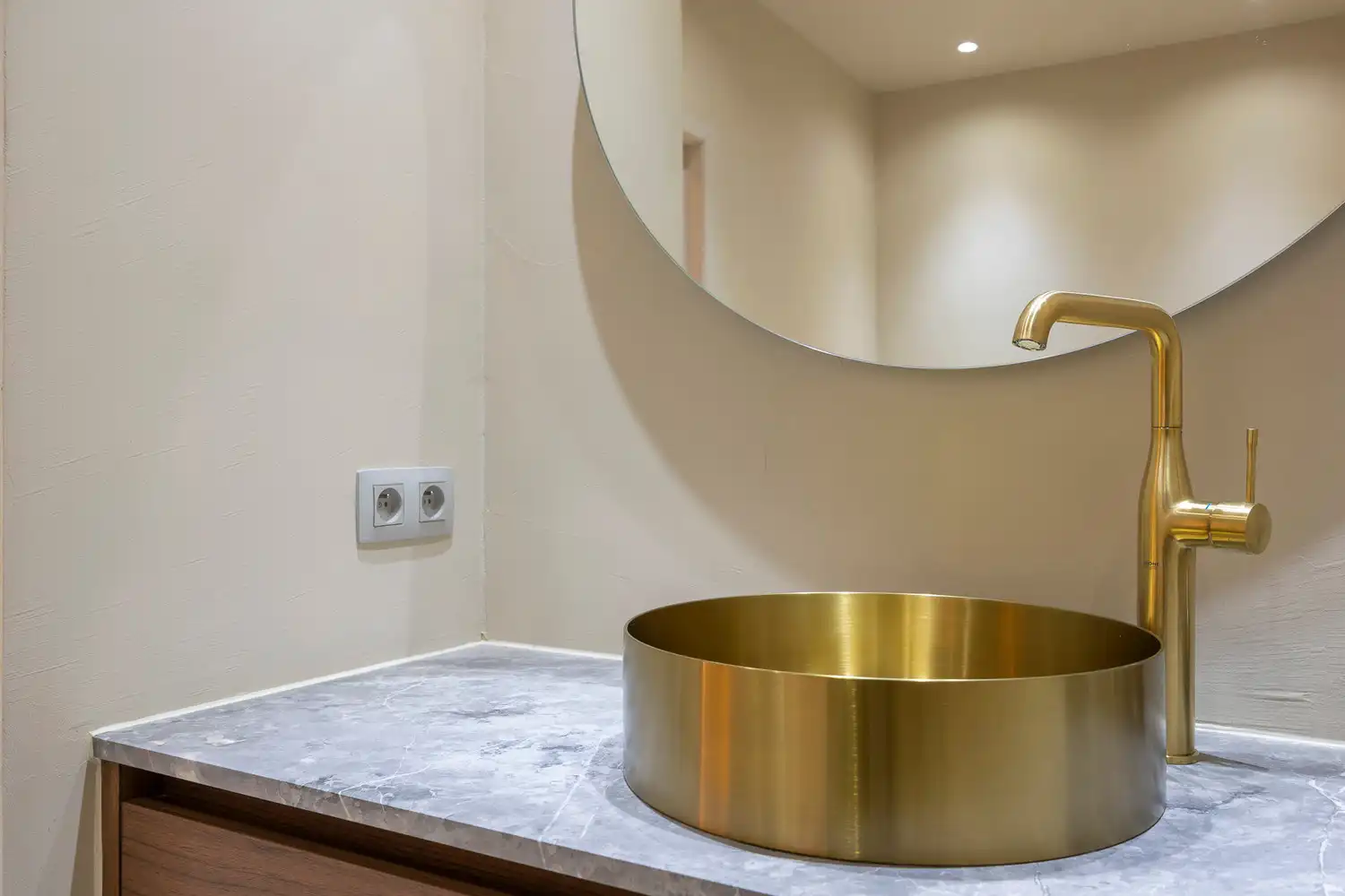 RUIME BEL-ÉTAGE MET DRIE SLAAPKAMERS IN CENTRUM BURCHT foto 7