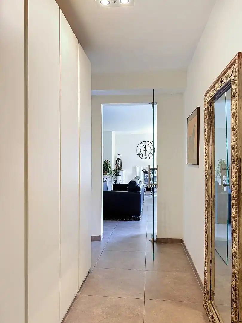 Lichtrijk gelijkvloers appartement met twee tuinen in Kessel-Lo! foto 4