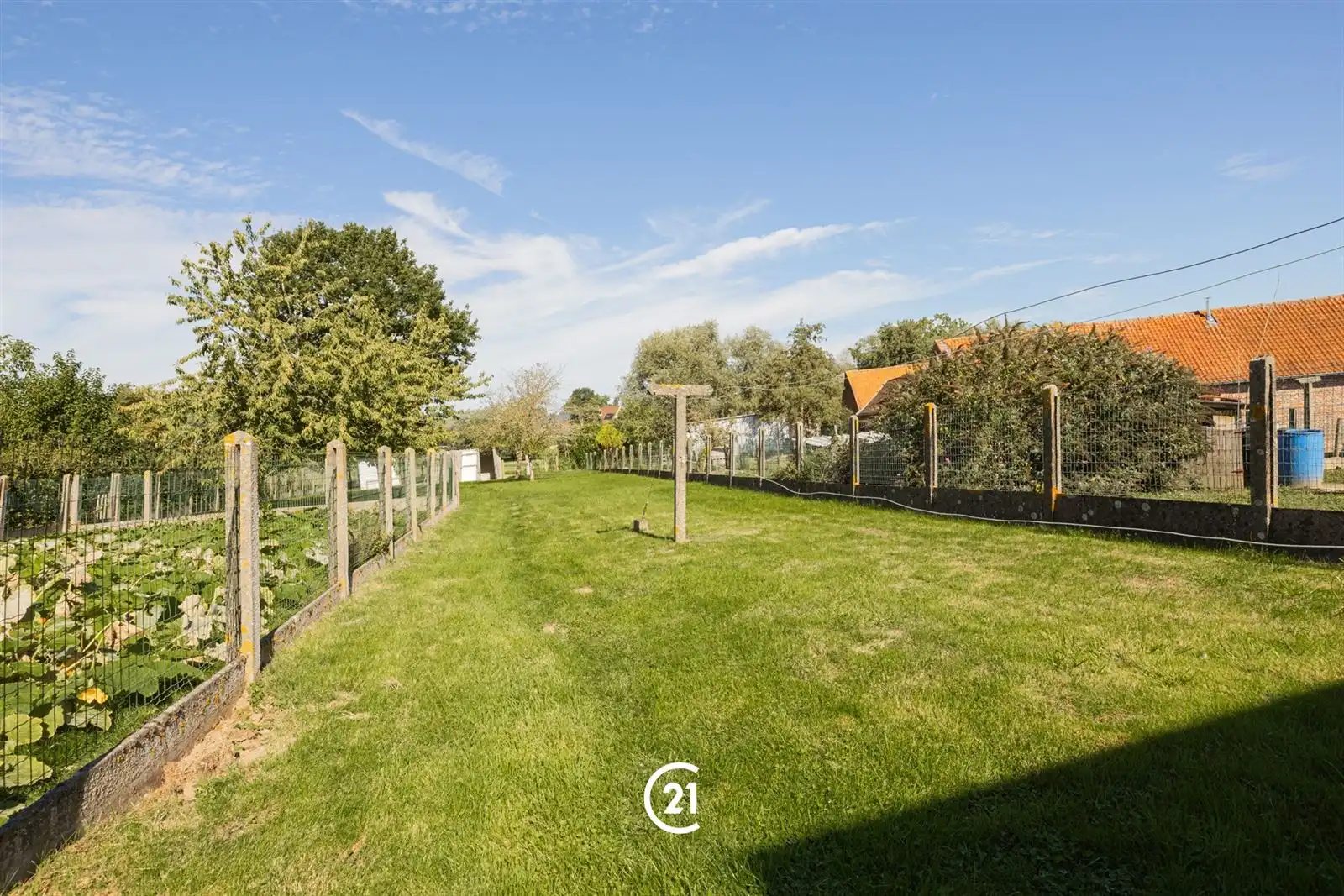 Op te frissen villa met tuin, garage en weide op 16are00 foto 21