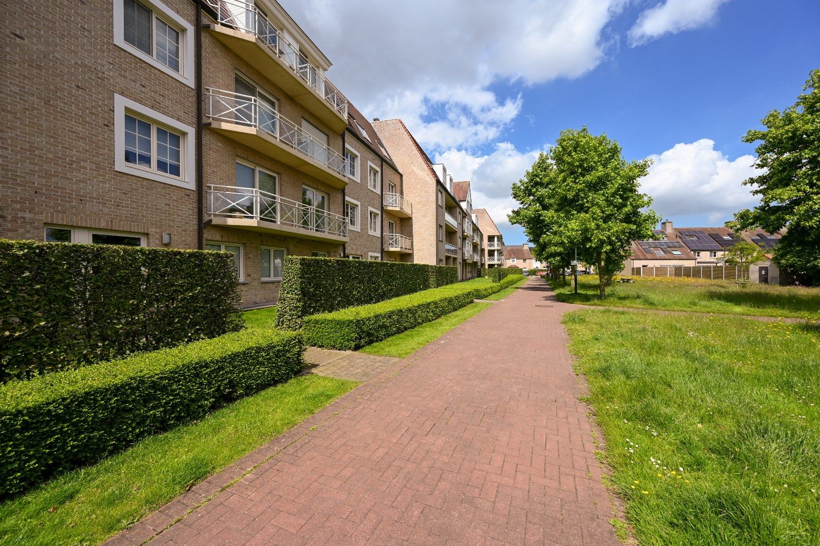 Villa-appartement met prachtige tuin in residentiële omgeving nabij centrum Brugge foto 21