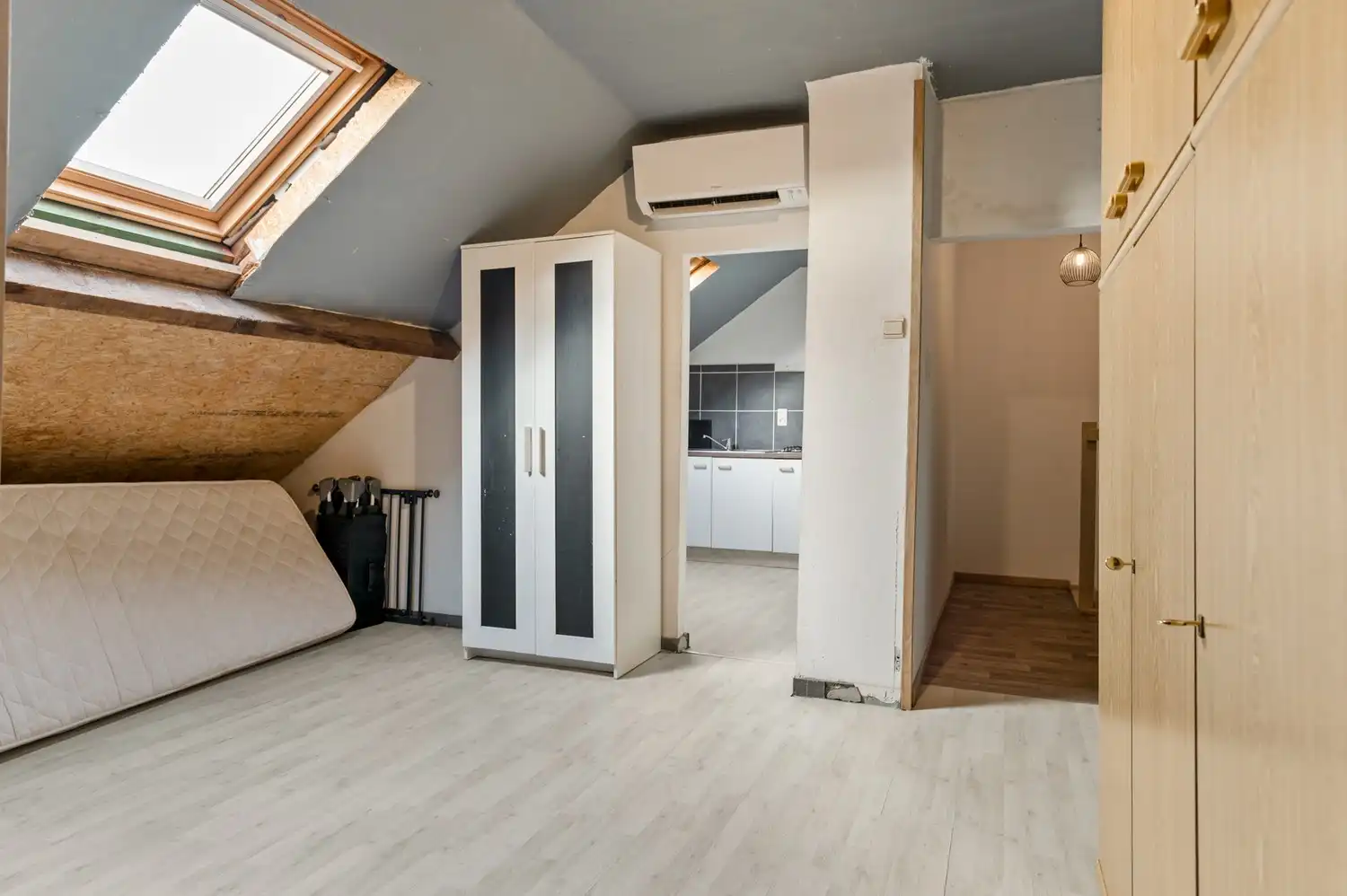 Verder af te werken woning met 4 slaapkamers te Malle! foto 19