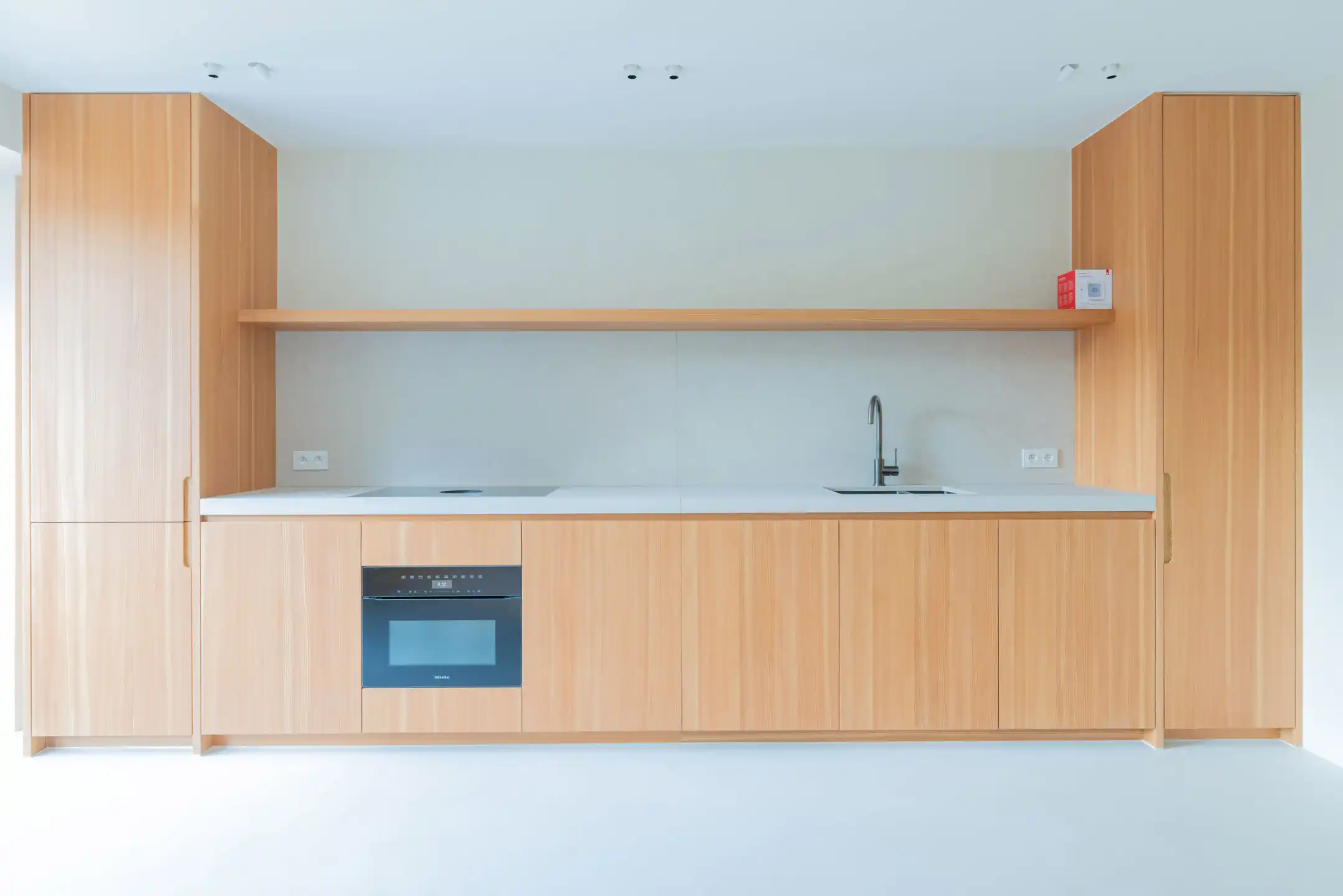 Gerenoveerd luxe appartement aan de zeedijk te Knokke-Heist foto 3