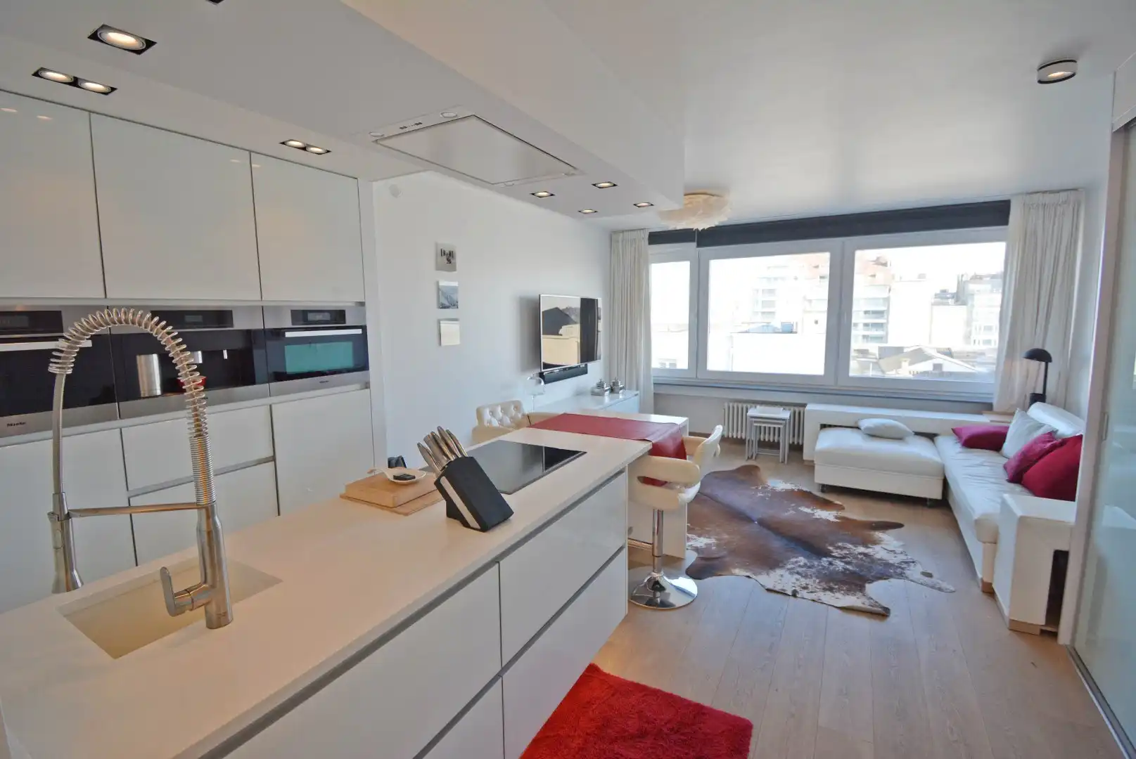 Prachtig gerenoveerde studio met uitstekend zeezicht foto 4