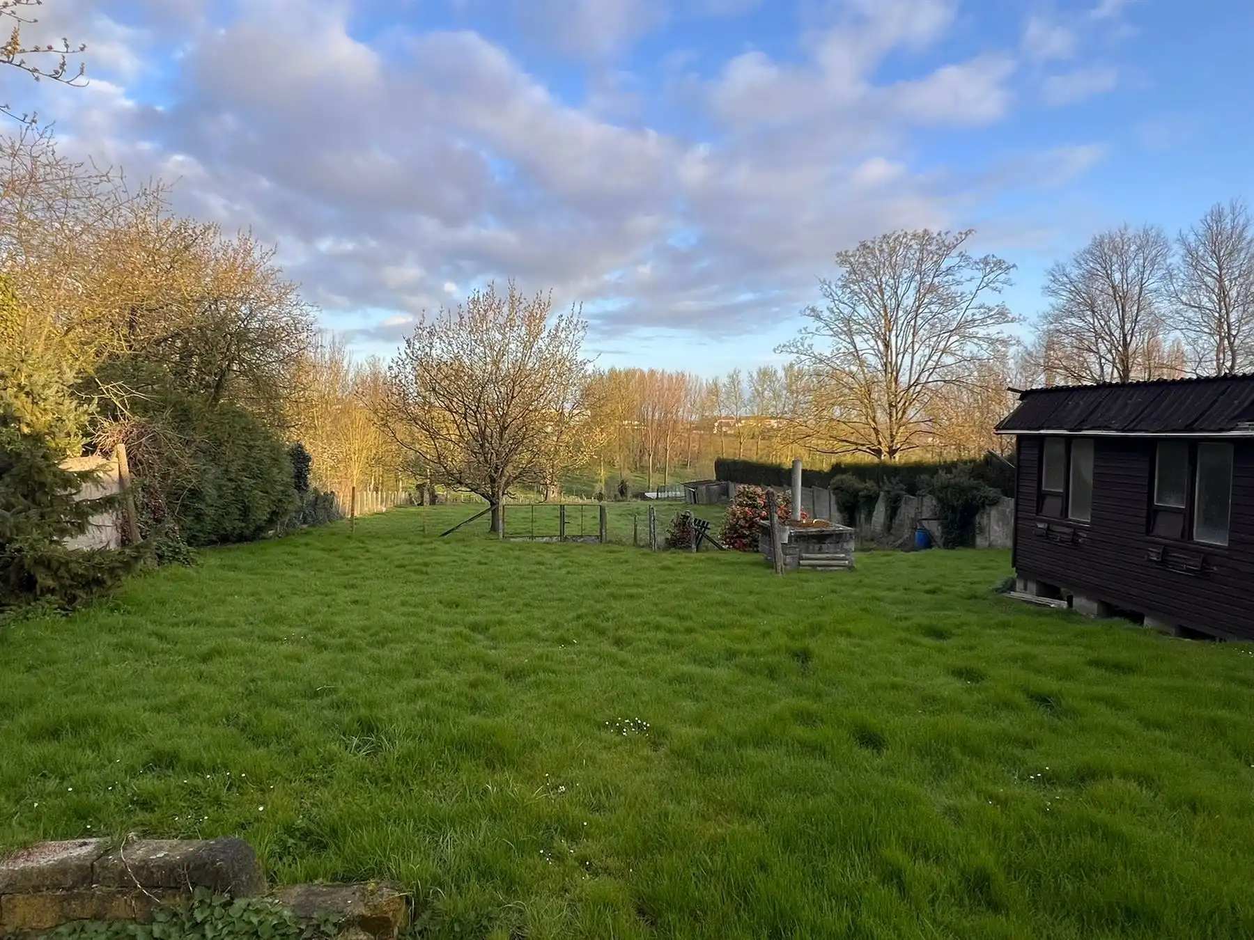 Dorpswoning onder de kerktoren foto 19