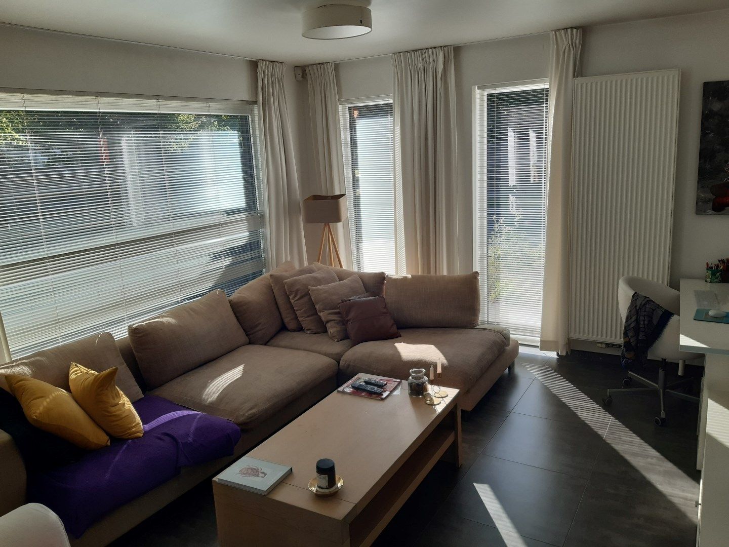 Rustig wonen (half open met garage). foto 4