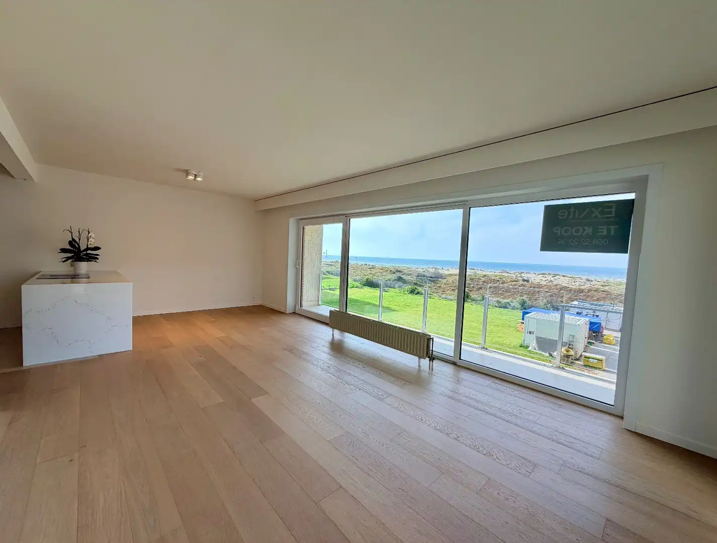 Hoekappartement met frontaal zeezicht! foto 4