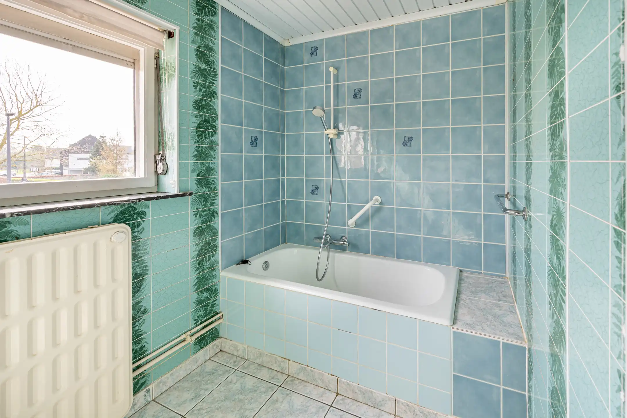 Te moderniseren HOB met garage en tuin foto 15