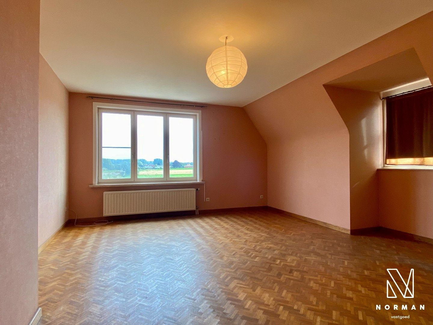 Landelijk gelegen villa met 5 slaapkamers, dubbele garage en een zee van ruimte foto 10