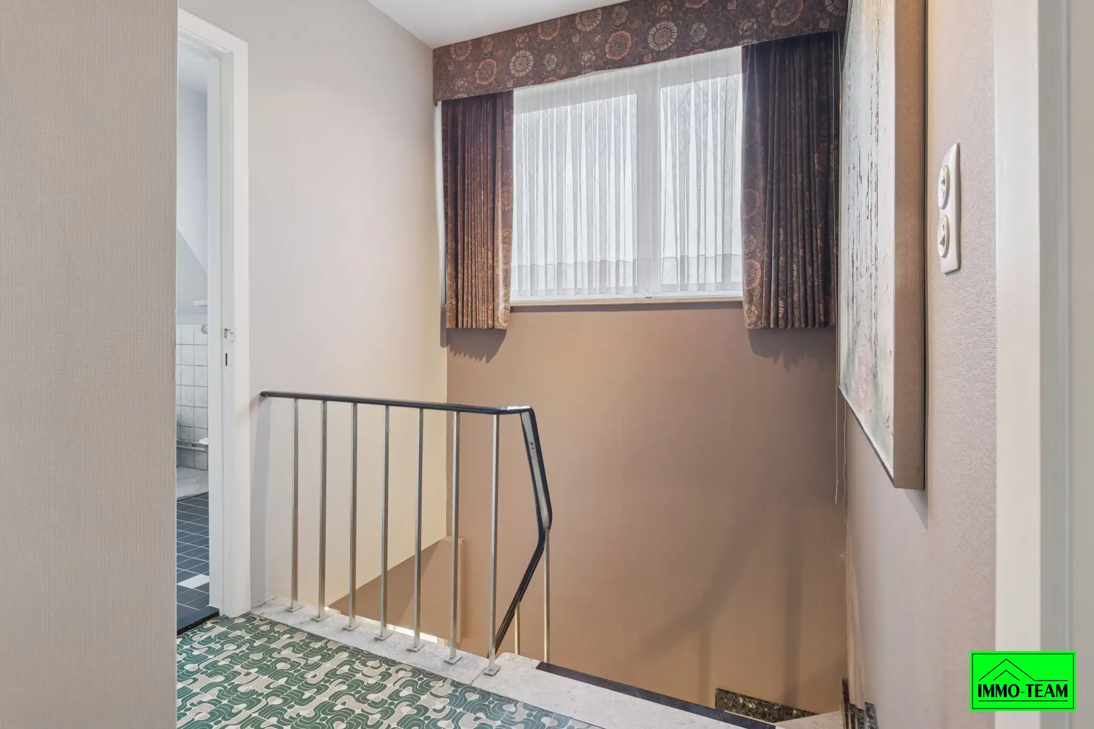 Goed onderhouden 3-gevelwoning met 3 slks, tuin en garage foto 17