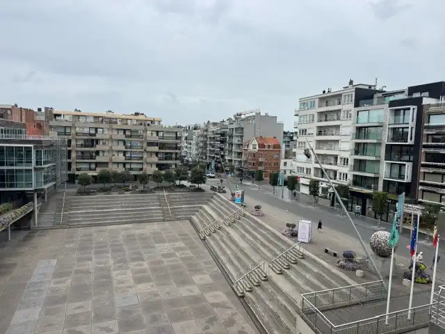 Centraal gelegen 2-slaapkamerappartement met mooi uitzicht foto {{pictureIndex}}