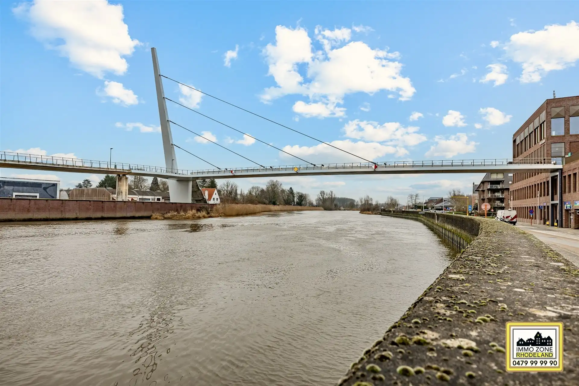 Knappe en uiterst instapklare starterswoning foto 24