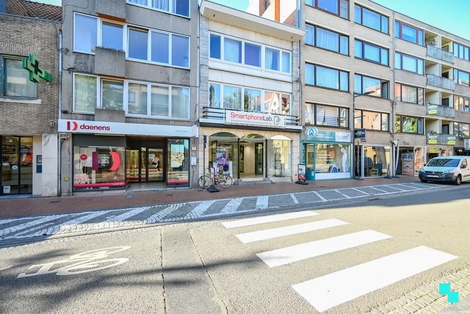 Interessante opbrengsteigendom in hartje Izegem foto {{pictureIndex}}