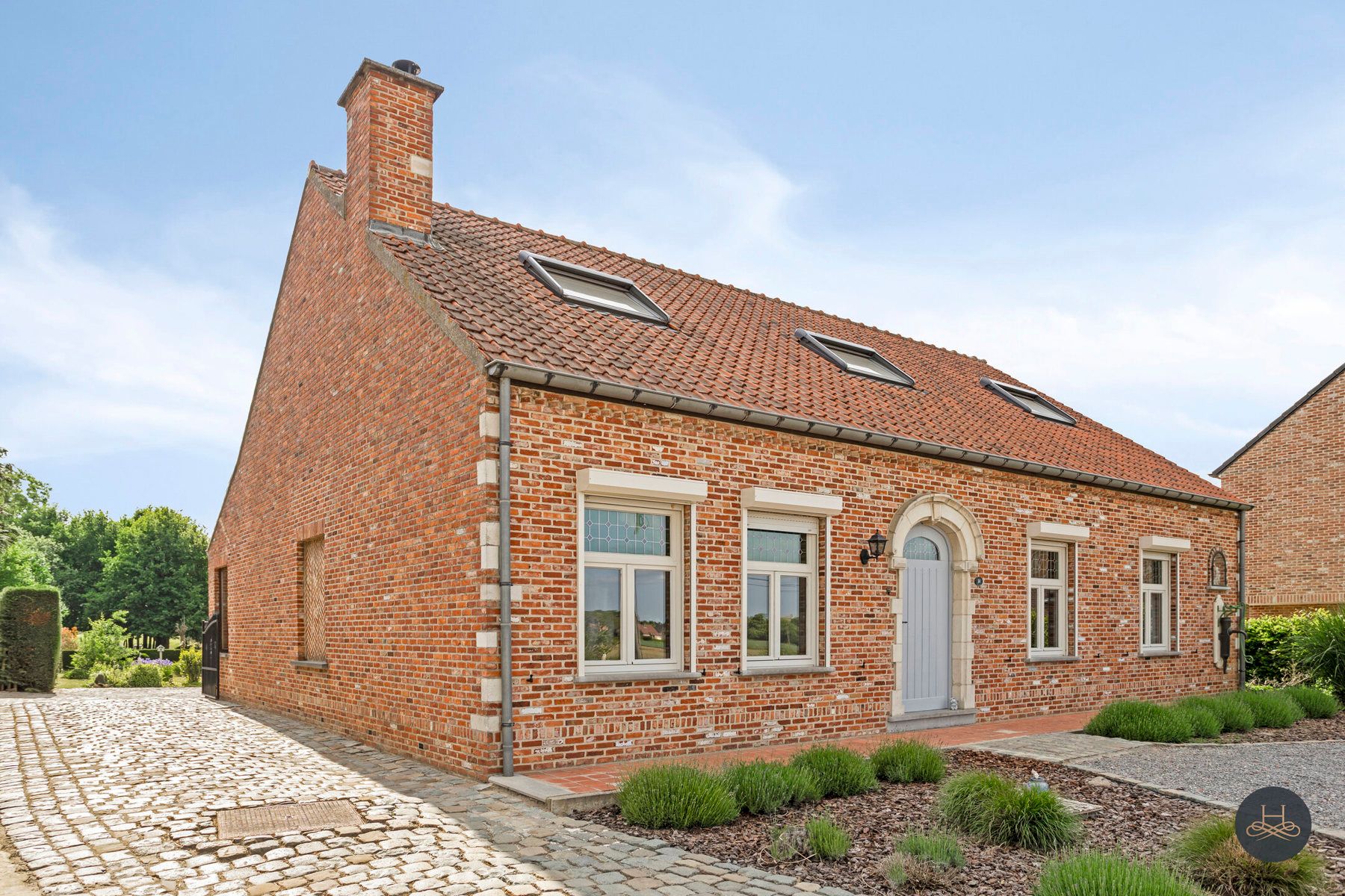 Perfect onderhouden en ruime woning met prachtige ZW tuin foto 6