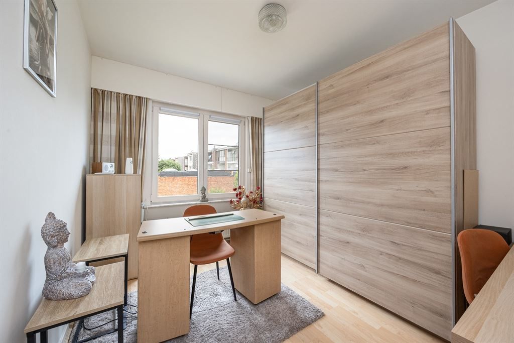 Woning vol potentieel met grote zonnige tuin foto 11