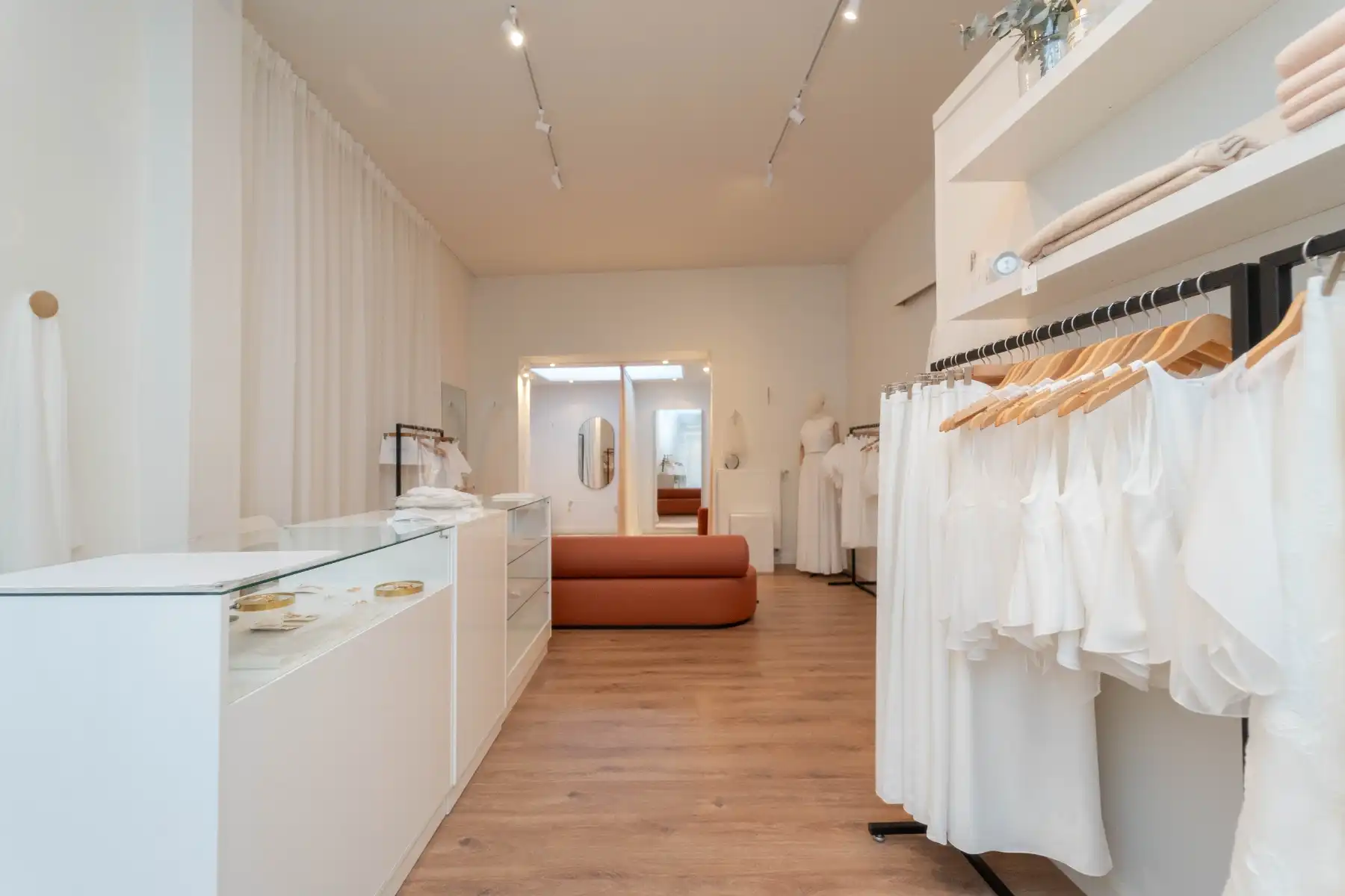 Charmante handelszaak (128 m²) op topligging palend aan de Vrijdagmarkt foto 9