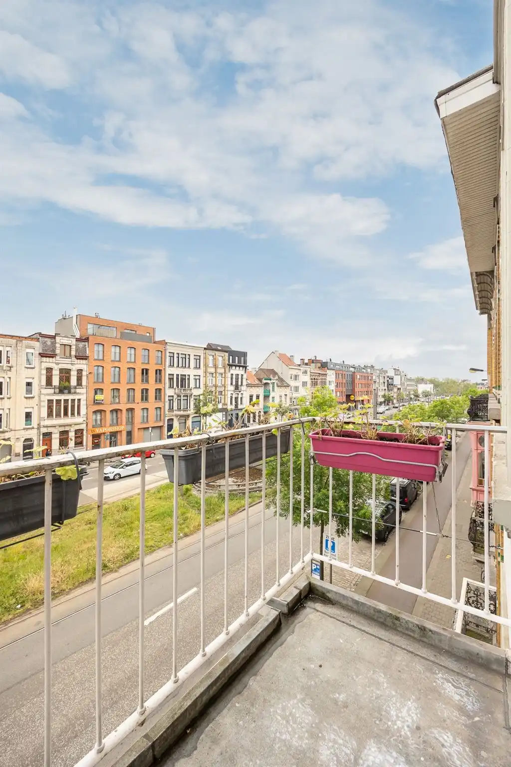 Instapklaar appartement met 2 buitenruimtes foto 5