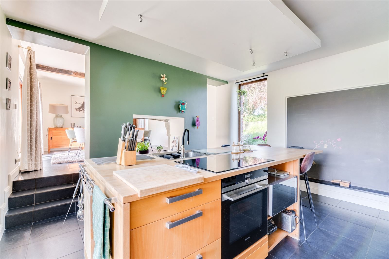 unieke woning, waar wonen, rust en werk in harmonie met elkaar komen.  foto 7