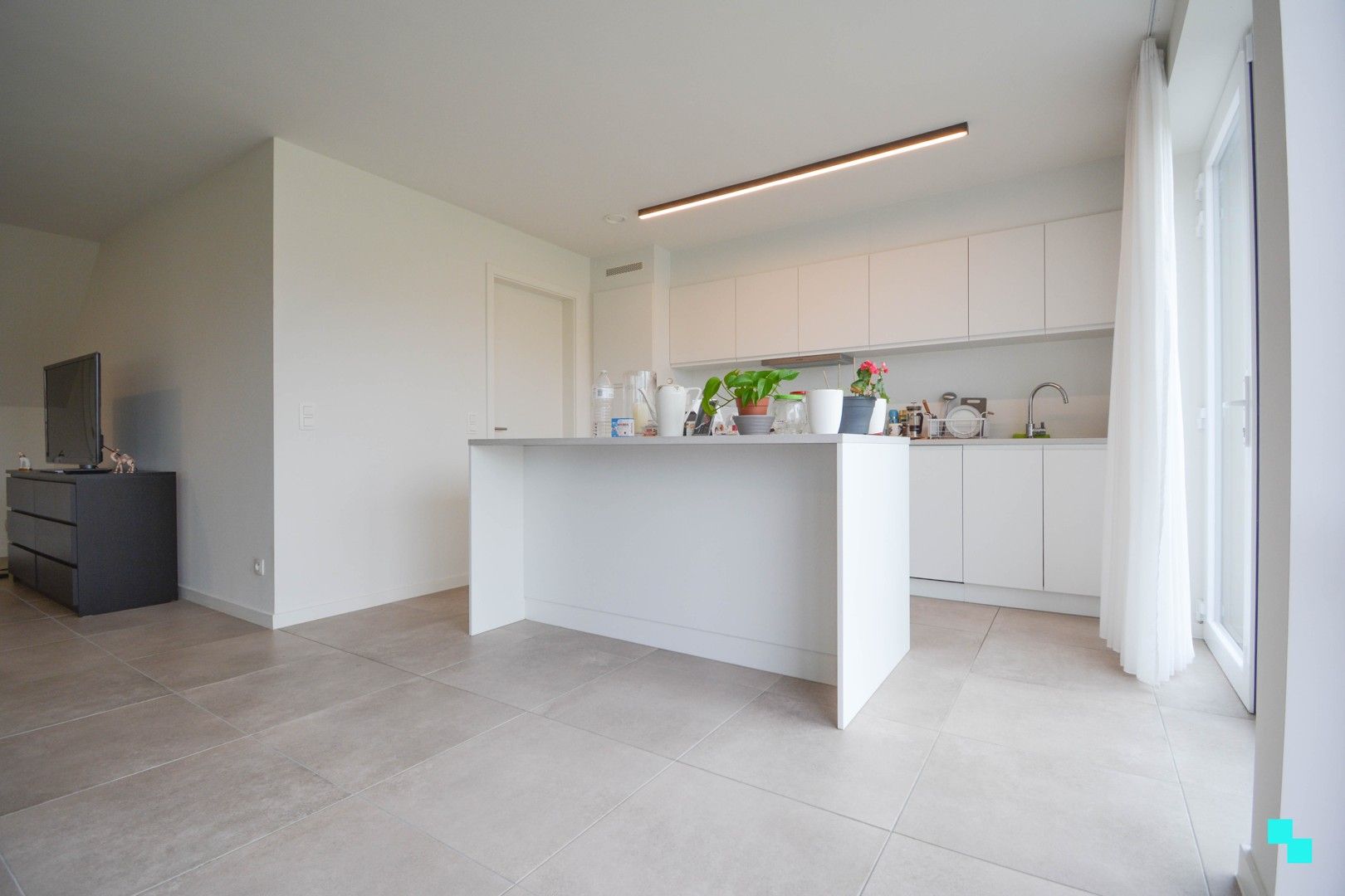 Nieuwbouwwoning met vier slaapkamers te Roeselare foto 4