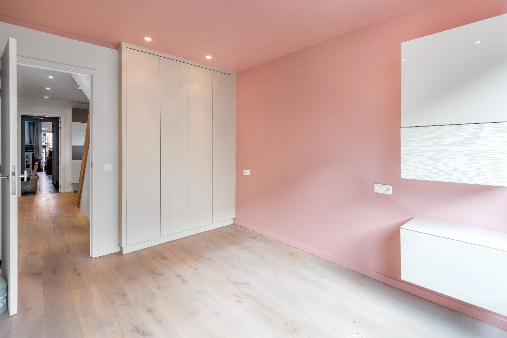 Ruim woonappartement gelegen op wandelafstand van de Zeedijk en het centrum van Knokke. Aankoop inpandige box mogelijk. foto 18
