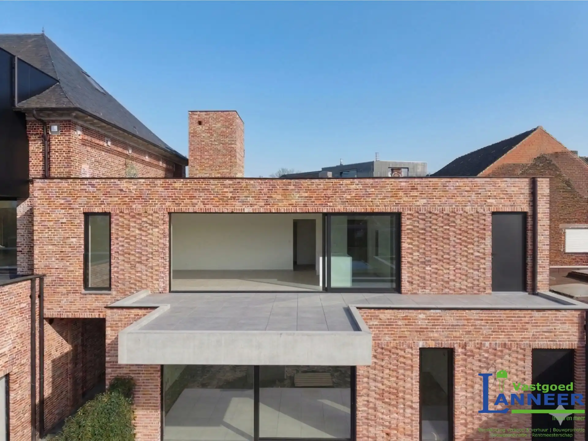 Nieuwbouwappartement met ruim terras en adembenemend zicht foto {{pictureIndex}}