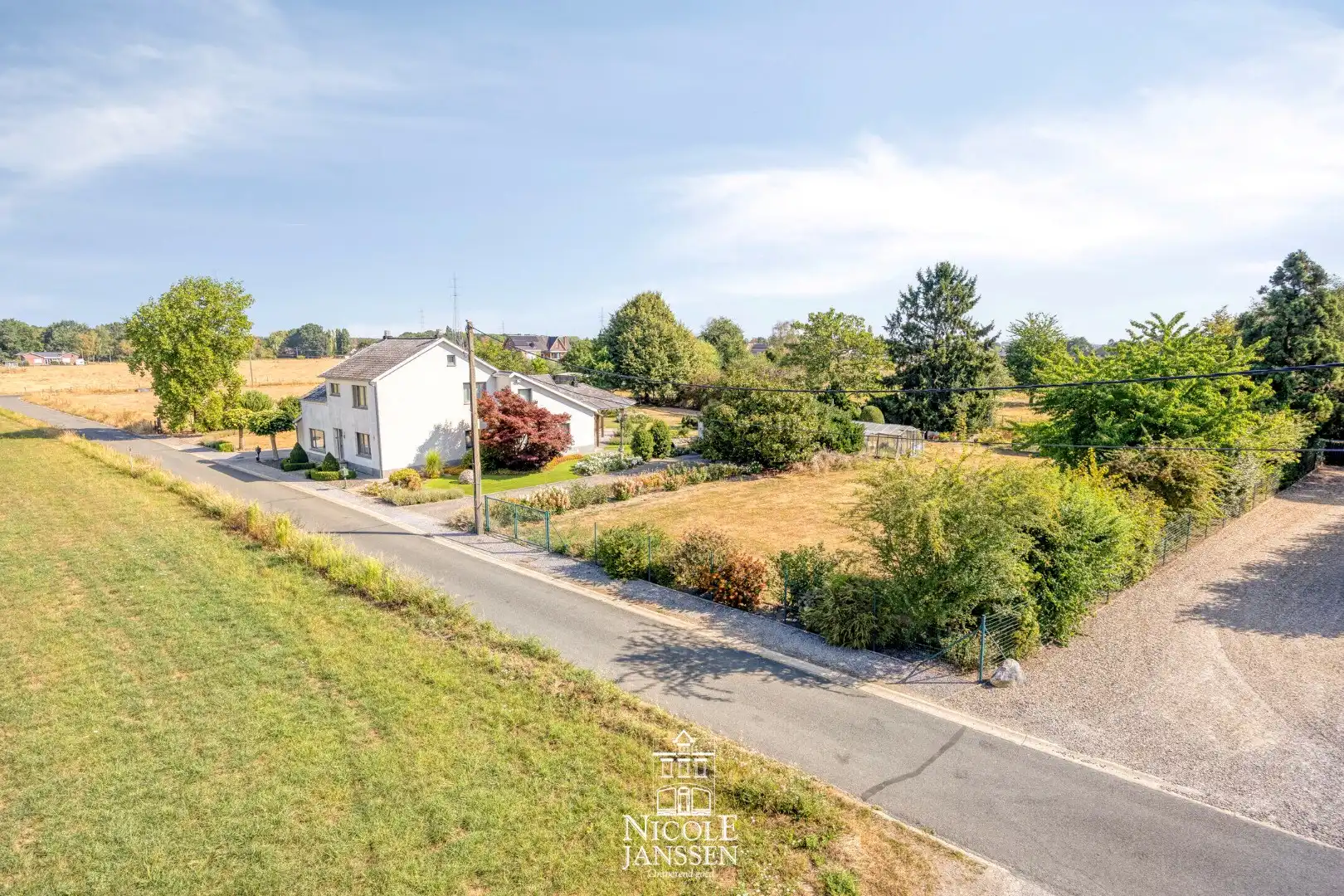 Ruime woning in landelijke omgeving foto 42
