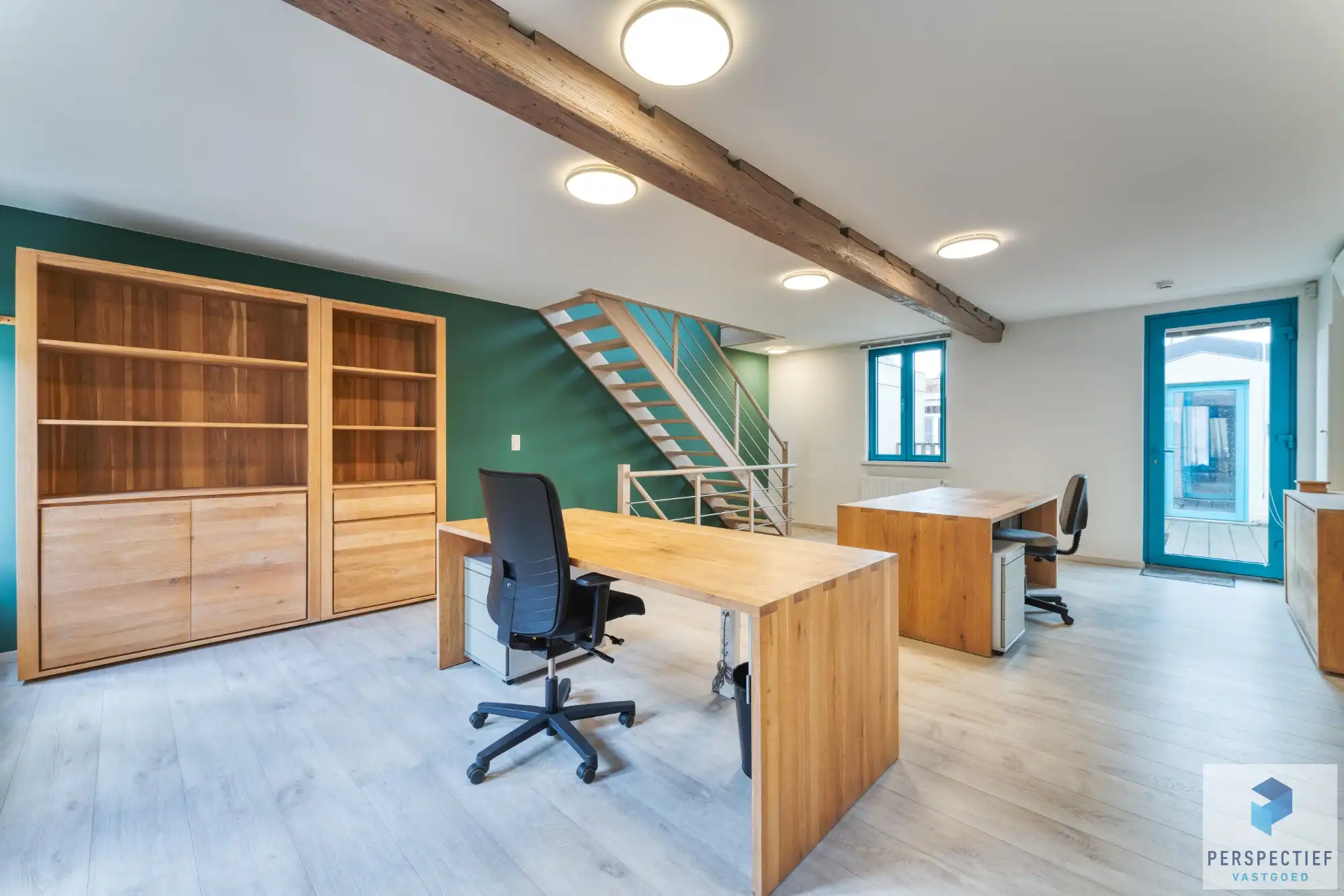 Veelzijdig handelshuis/kantoorgebouw foto 8