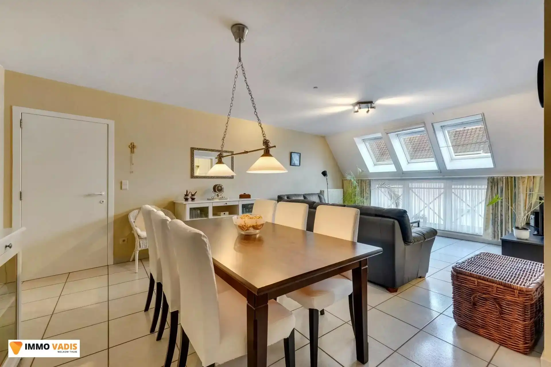 Ruim appartement in centrum Bilzen met Garagebox foto 3