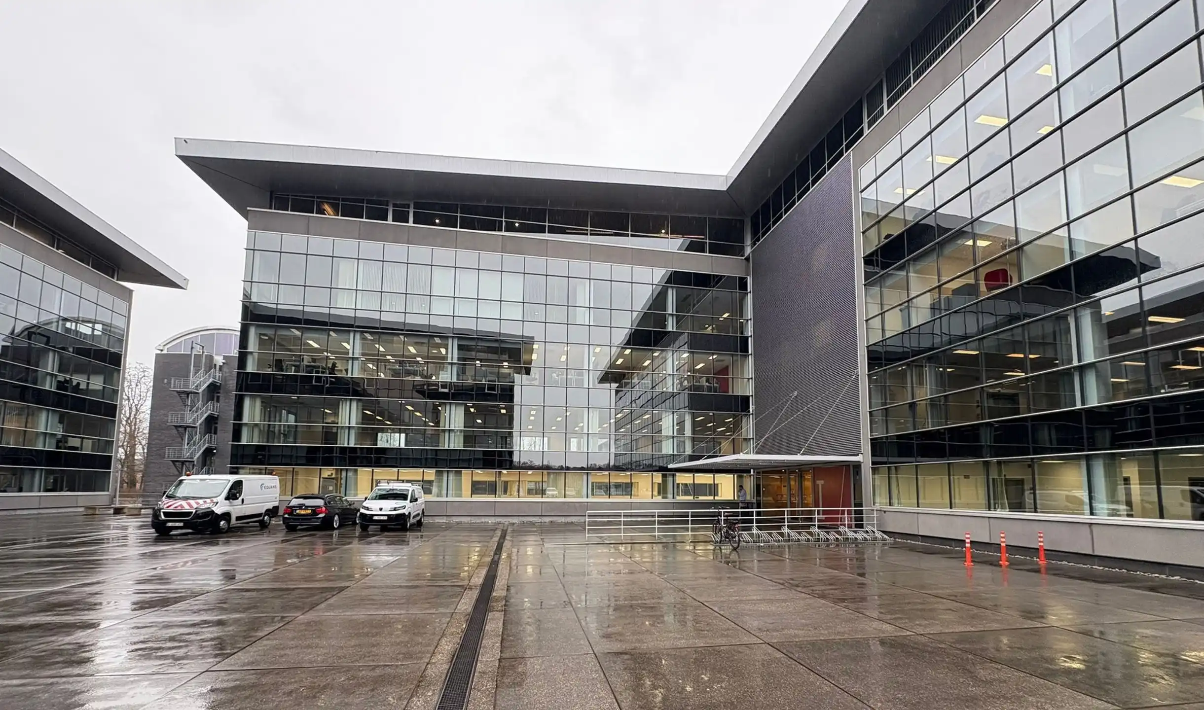 Kantoor 409m² op het glv te huur in het Axxes Business Park. foto 4