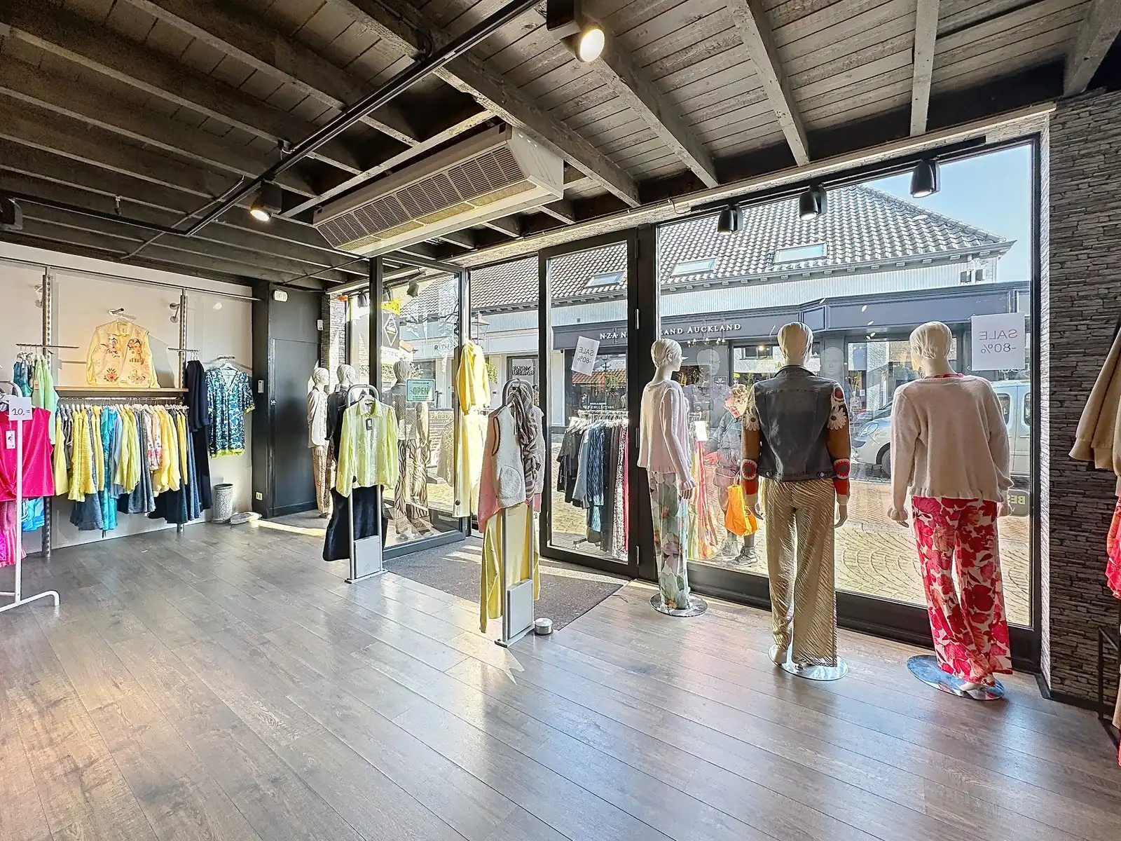 Commercieel gelegen handelspand op TOPligging te Sluis! foto 3