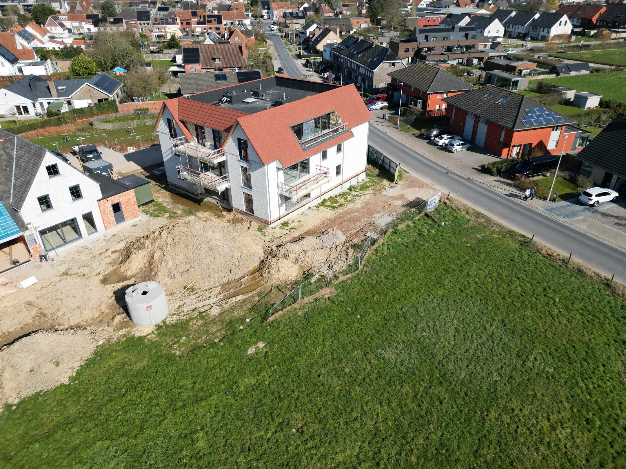LUXUEUS NIEUWBOUWAPPARTEMENT MET ZONNIG TERRAS foto 2