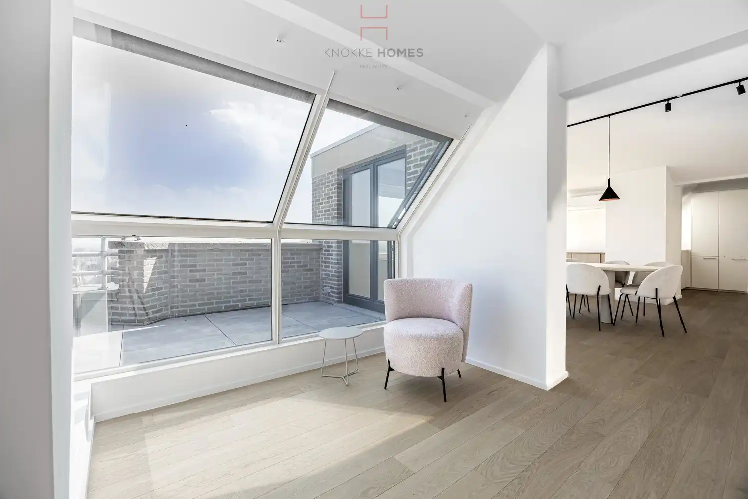 Ruim en lichtrijk appartement vlakbij het strand van Duinbergen foto 8