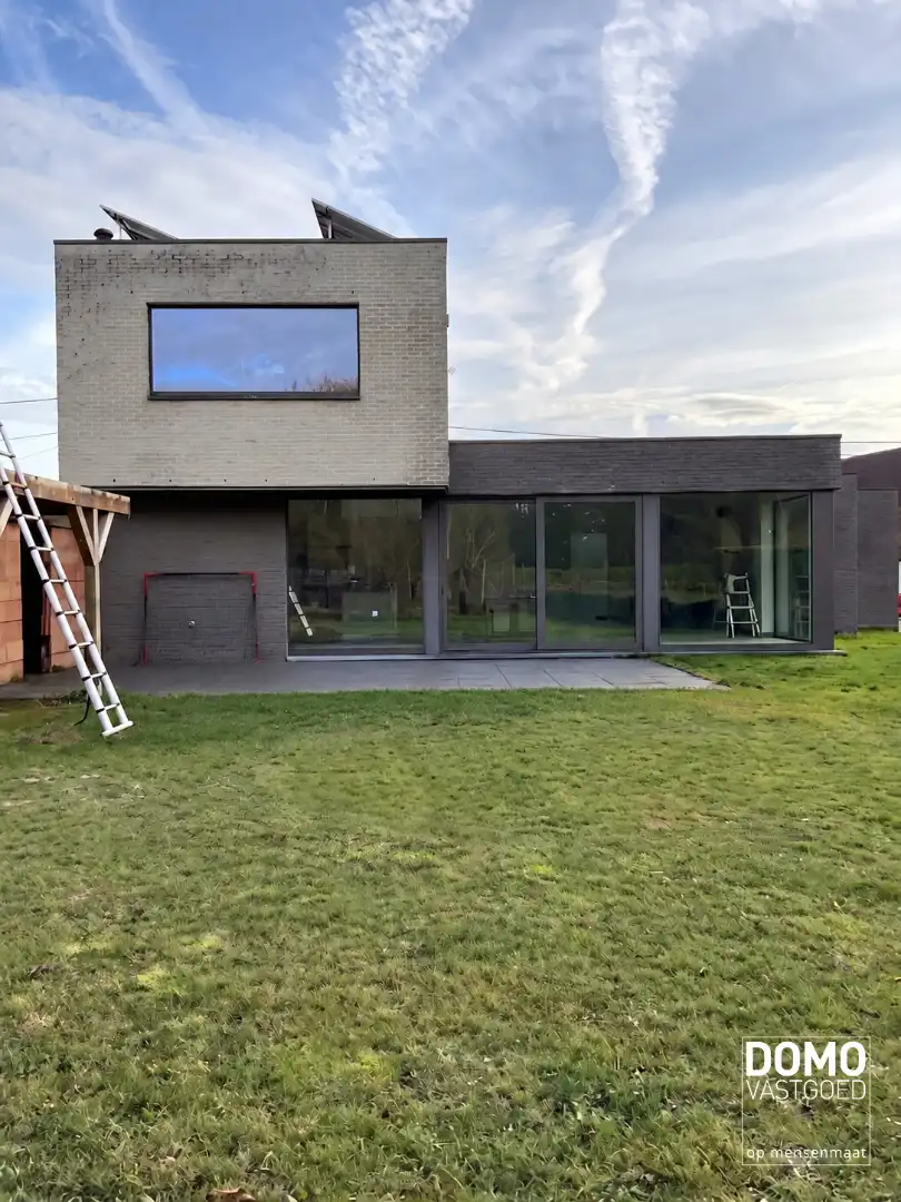 MODERNE WONING MET 3 SLAAPKAMERS, PRAKTIJKRUIMTE EN TUIN TE HUUR IN KERMT!  foto 14