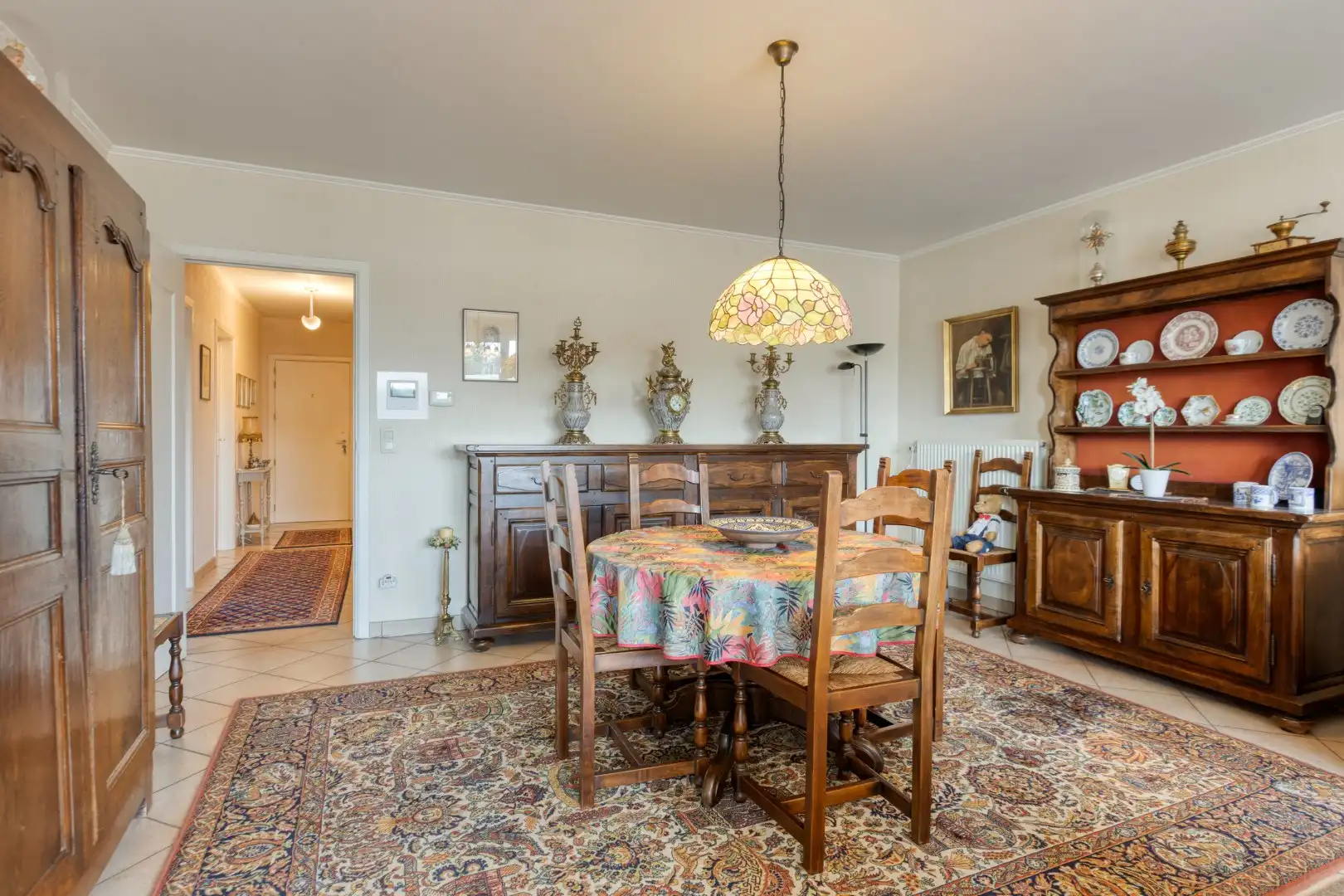 Goed onderhouden en gunstig gelegen app met 2 slpks. foto 4