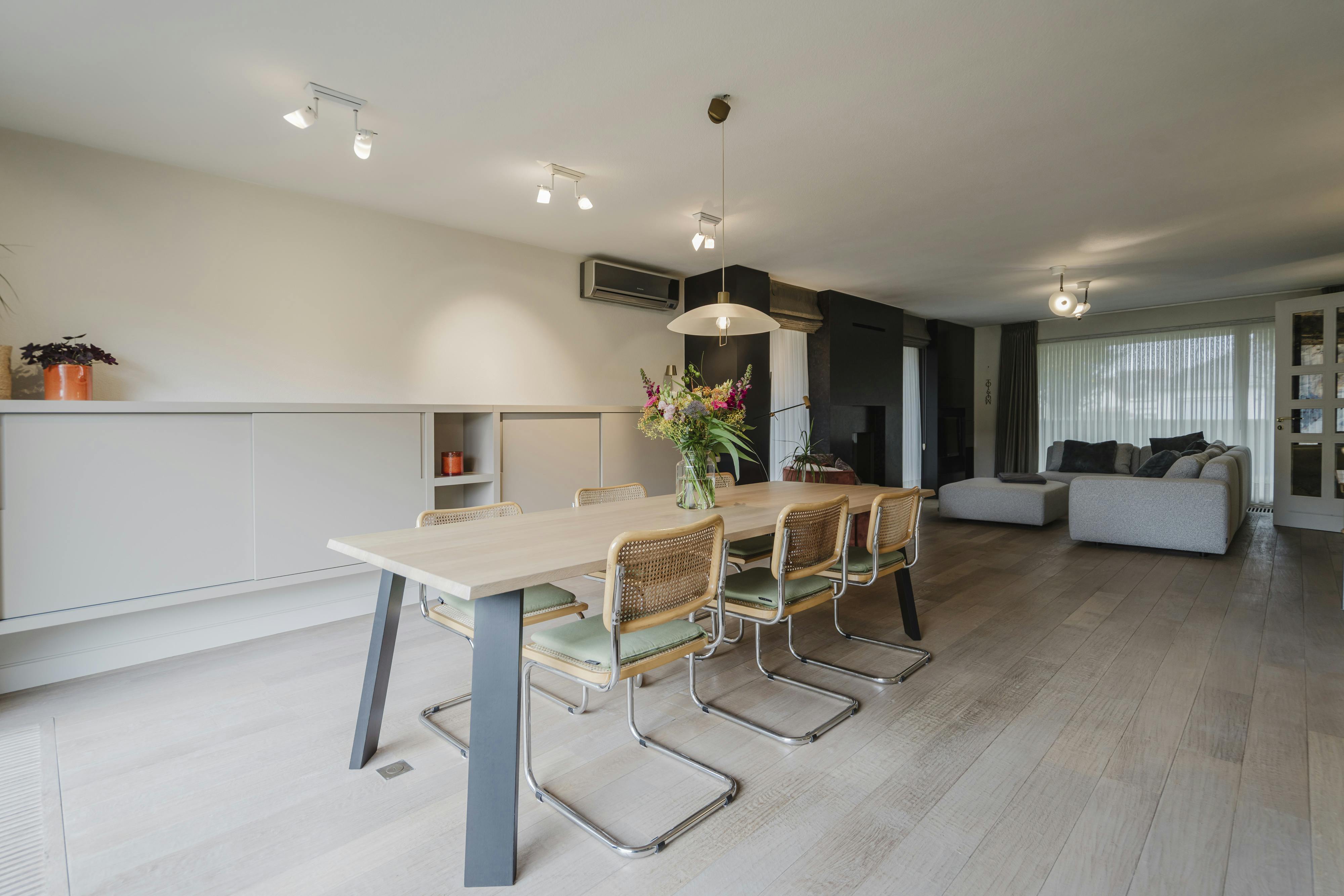 Ruime, gerenoveerde villa op 1327 m² met zuidgerichte tuin in rustige villawijk foto 7