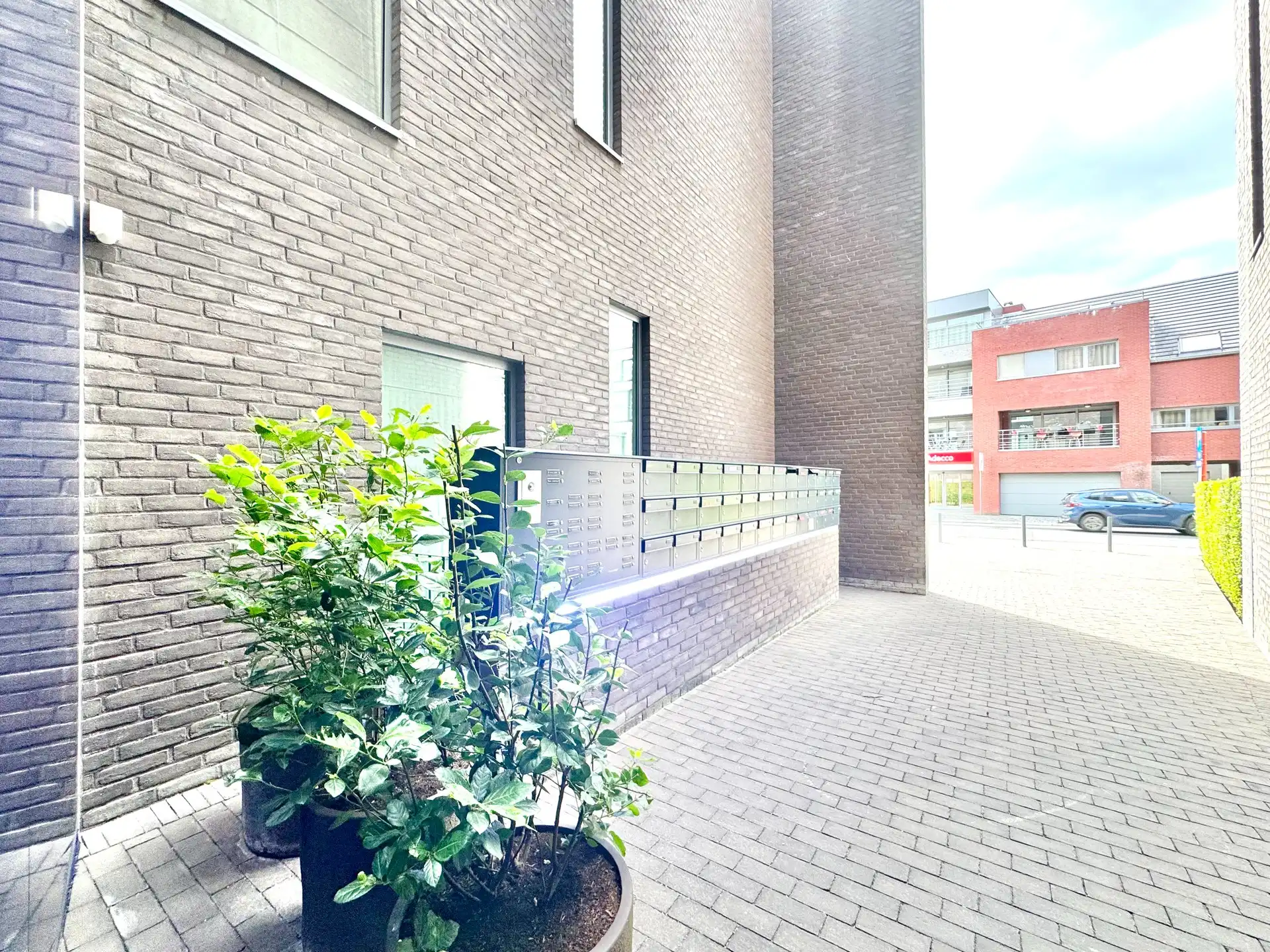 RUIM APPARTEMENT | OVERDEKTE AUTOSTAANPLAATS |TUIN | TERRAS | 130 M² foto 24