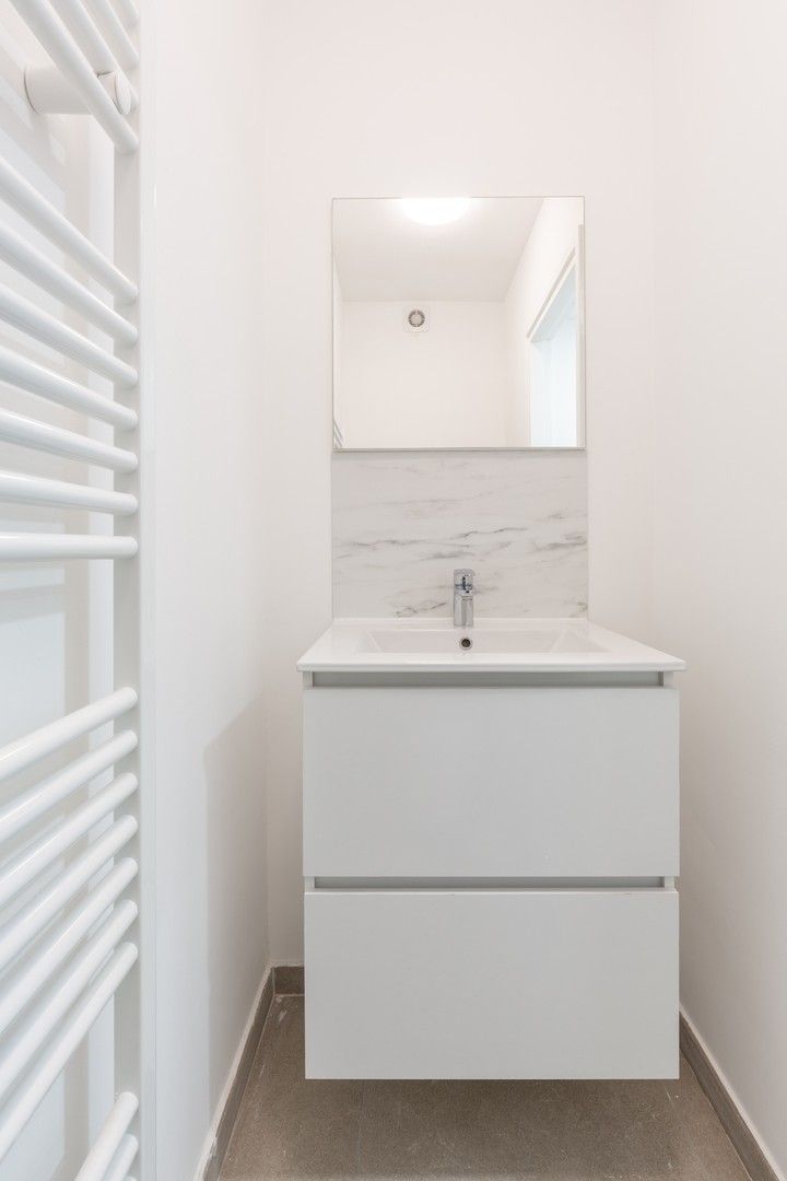 Totaal gerenoveerde woning foto 8