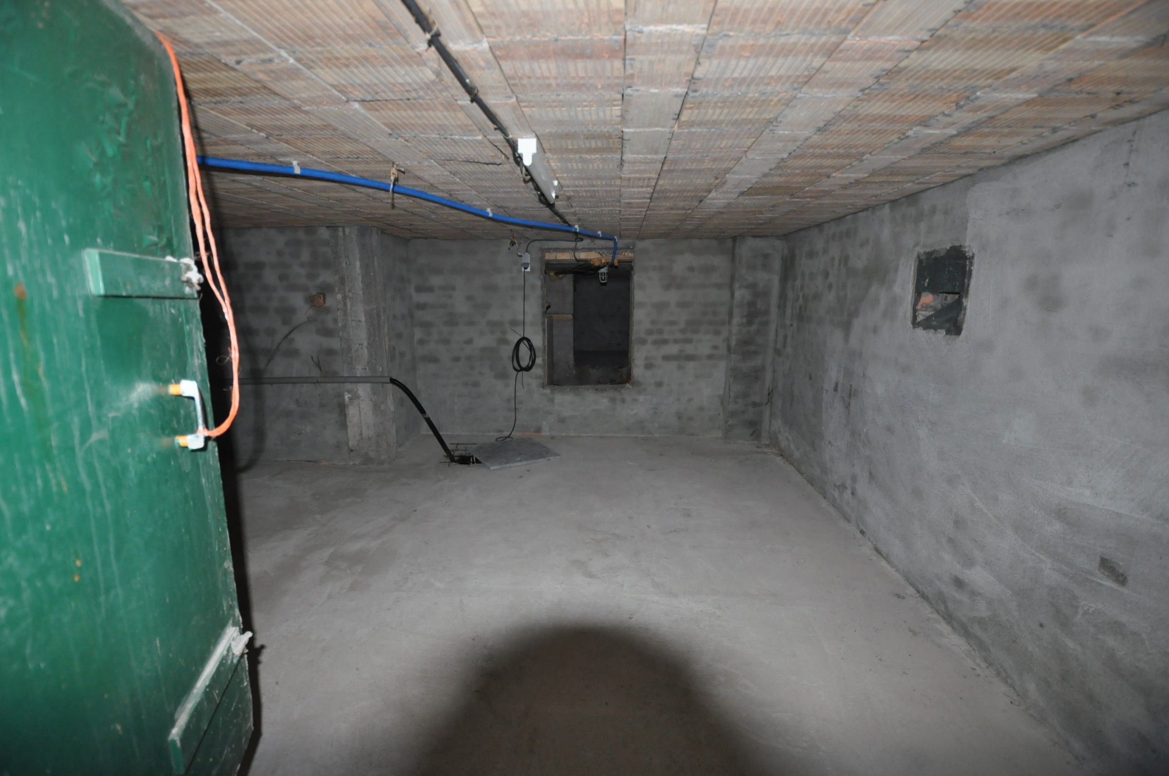 Ruime woning met veel potentieel en grote tuin ! foto 21