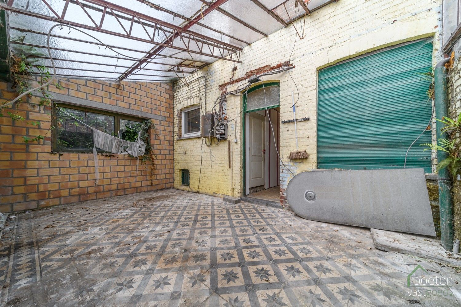 BEVEREN AAN DE IJZER: Renovatieproject en/of (deels) te slopen woonhuis met zuidgerichte tuin op 279m² grondopp. foto 8