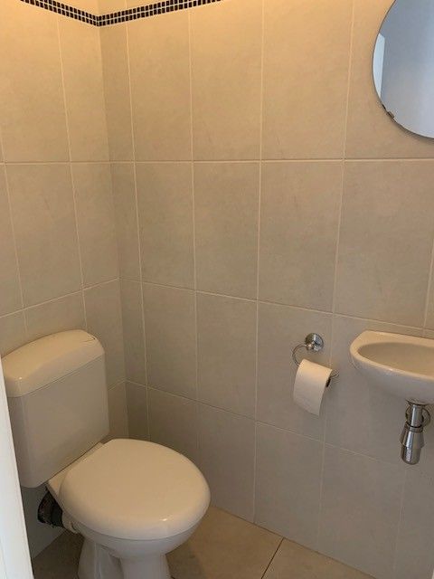 Zeer ruim, gezellig ingericht en lichtrijk appartement foto 14