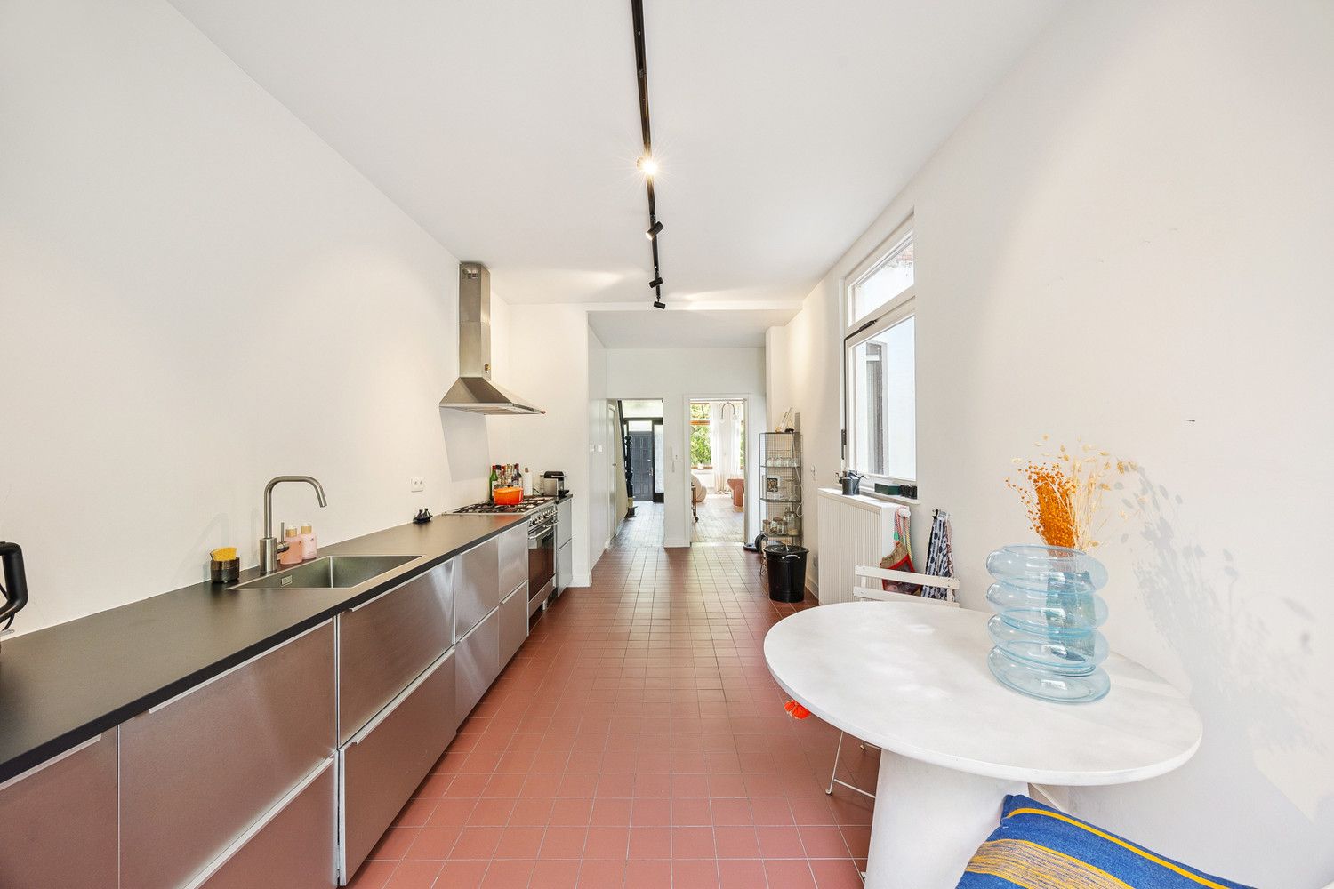 Instapklare en lumineuze herenwoning boordevol charme met aangename stadstuin in de Groenenhoek te Berchem- tot 5 slaapkamers foto 14