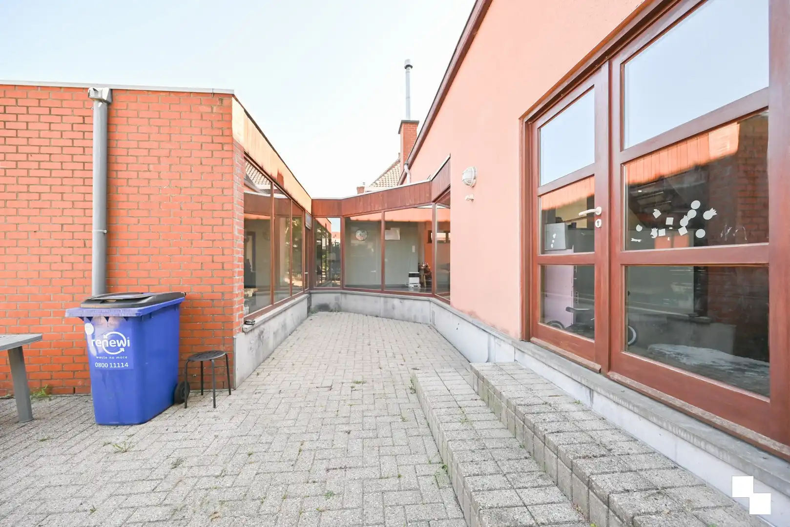 Ruime woonst met polyvalente ruimtes te Izegem foto 10