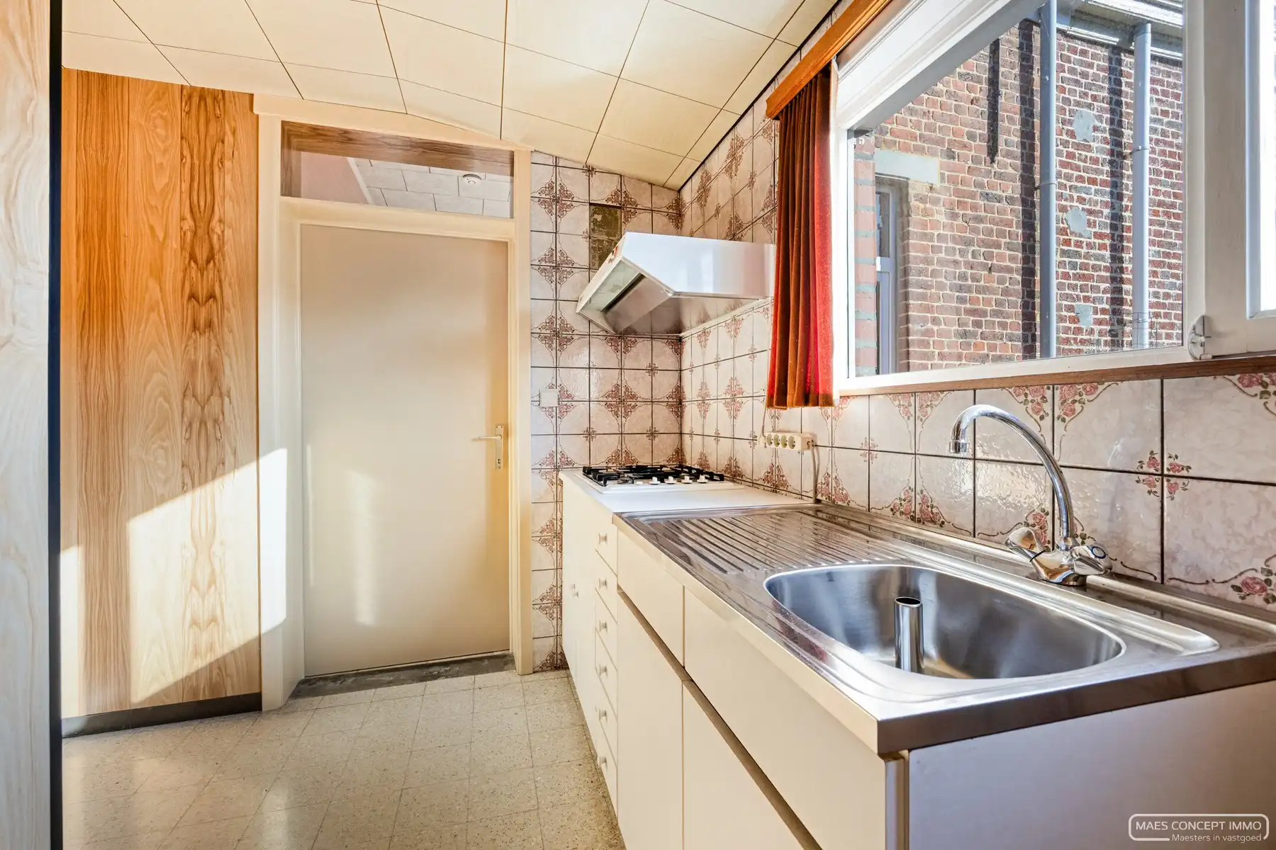 Karaktervolle woning met garage te koop op Elsegemplein (Wortegem) foto 14